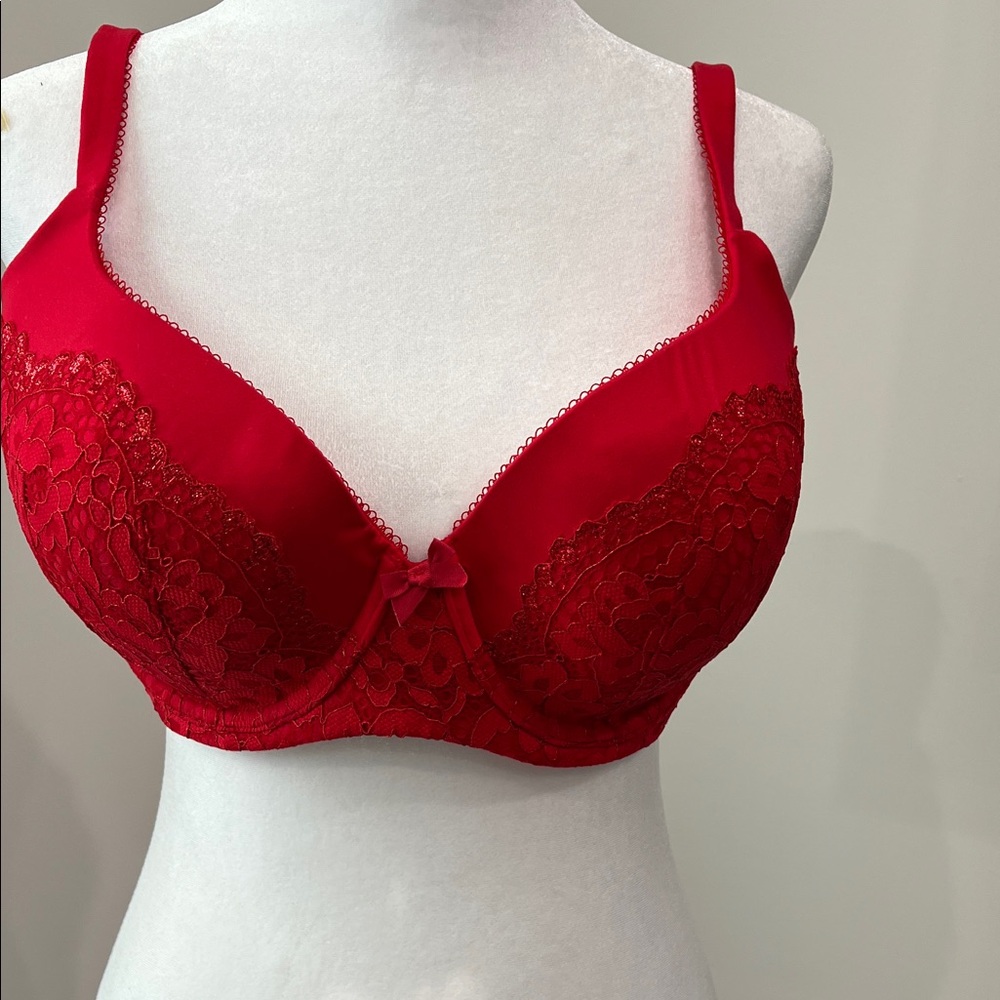 Victoria's Secret Vibrant Red Lace Bra